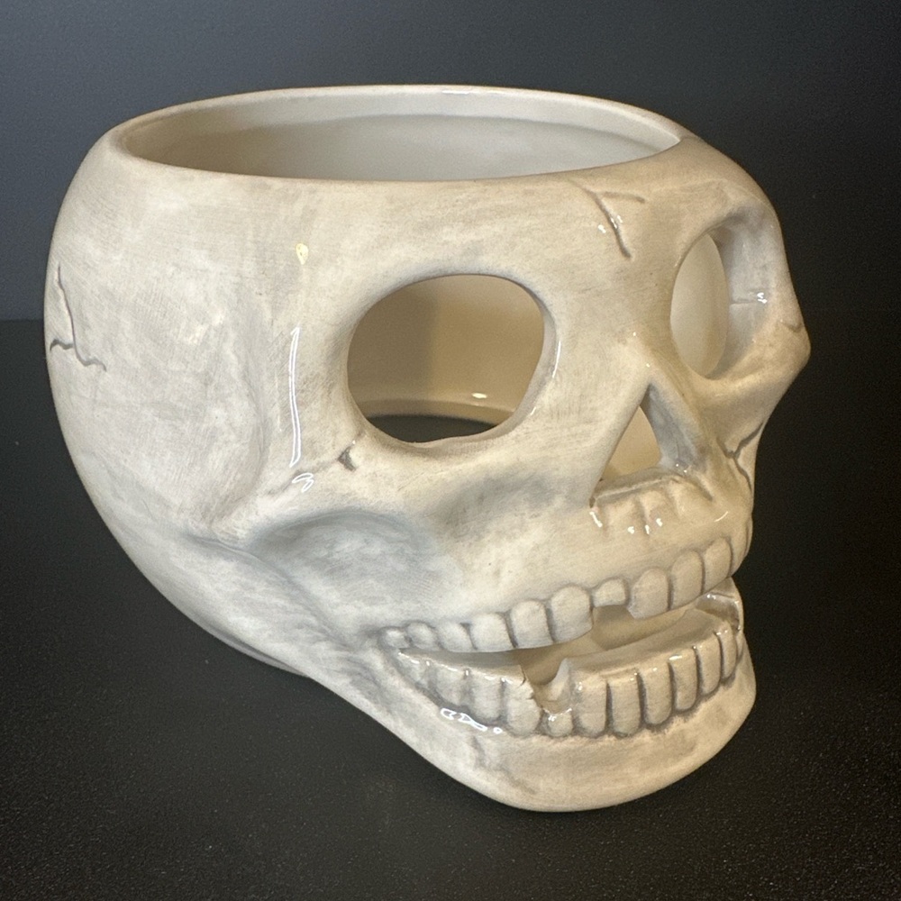 Yankee Candle Skull Ceramic Candle Holder Halloween Decor 2012 Large 6"
